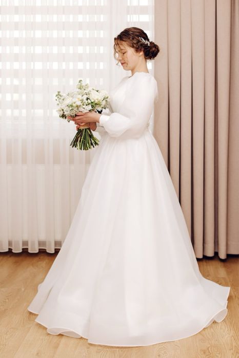 Продам весільну сукню