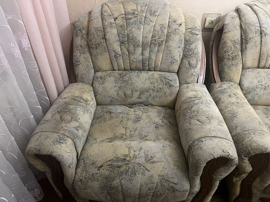 Продам диван и 2 кресла