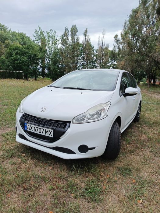 Продам авто Peugeot 208
