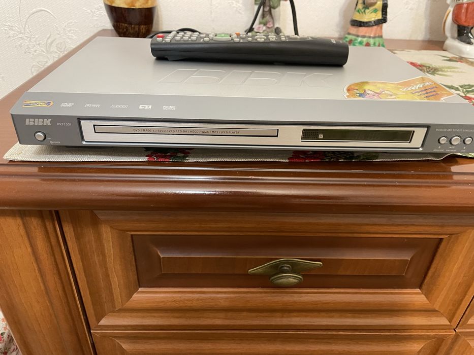 DVD плеєр з функцією караоке  BBK DV 315S1