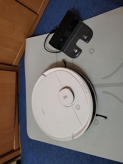 Б/в Робот-пилосос Ecovacs Deebot Ozmo N8 Pro (DLN11-11)