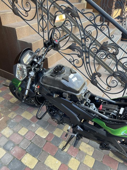 Bajaj Dominar 400 UG як новий,в прозорій захисній плівці