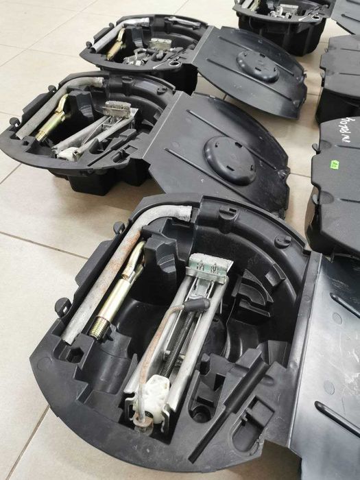 Набір Домкрат Ключ Крюк Volkswagen Polo 4 Skoda Fabia Seat Ibiza