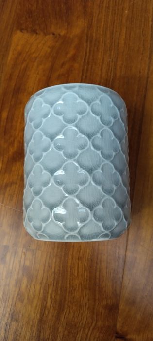 Ceramiczny ozdobny kubek na przybory toaletowe