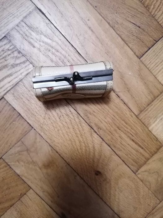 Saszetka mini kuferek na zatrzask