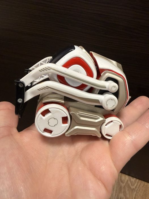 робот та кубики Anki Cozmo