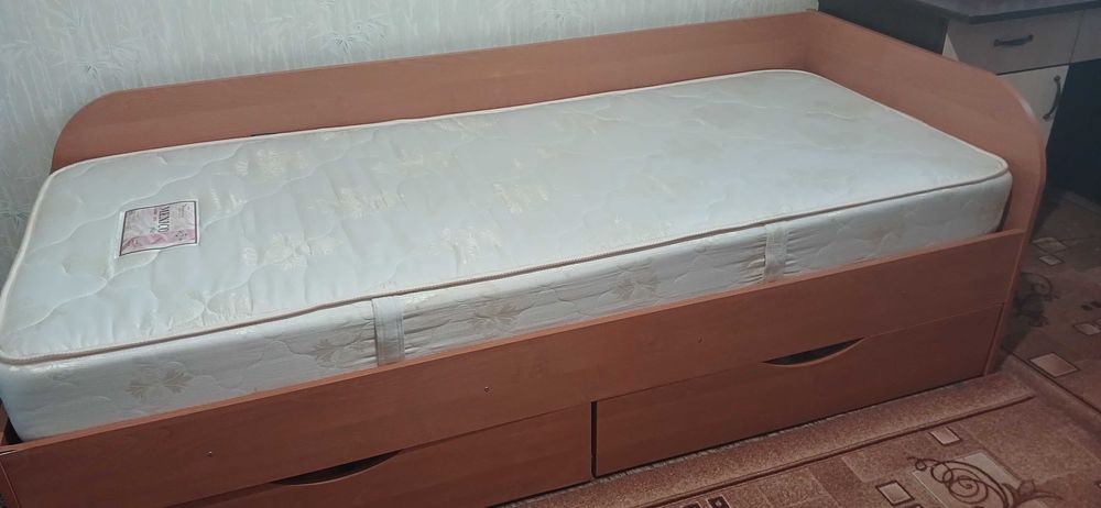 Ліжко односпальне