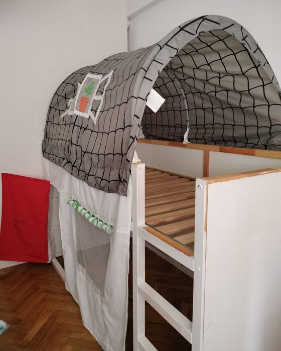 Beliche IKEA com cobertura tema casa