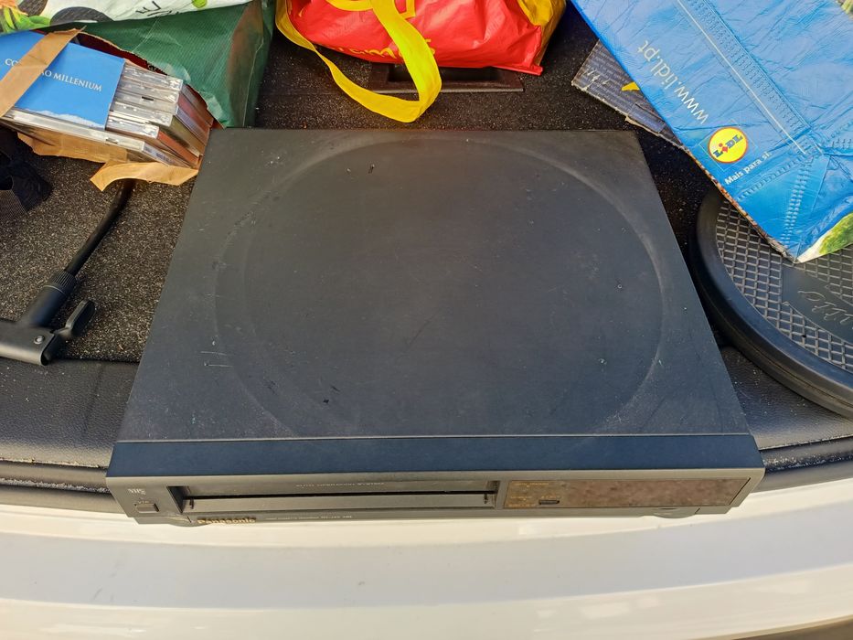 Leitor e gravador de vídeo VHS Panasonic