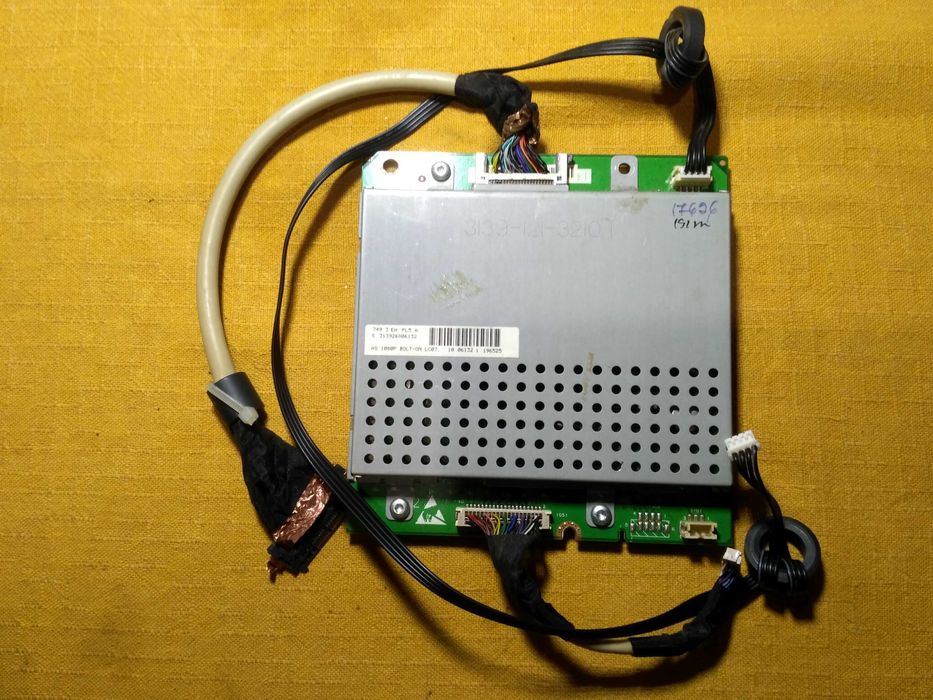 Телевизор Philips 42PFL7662/12 на запчасти