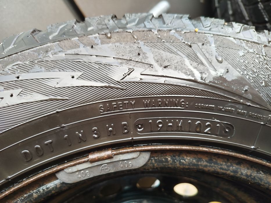 Резина на дисках Nissan Qashqai 215/65/16 зима Toyo