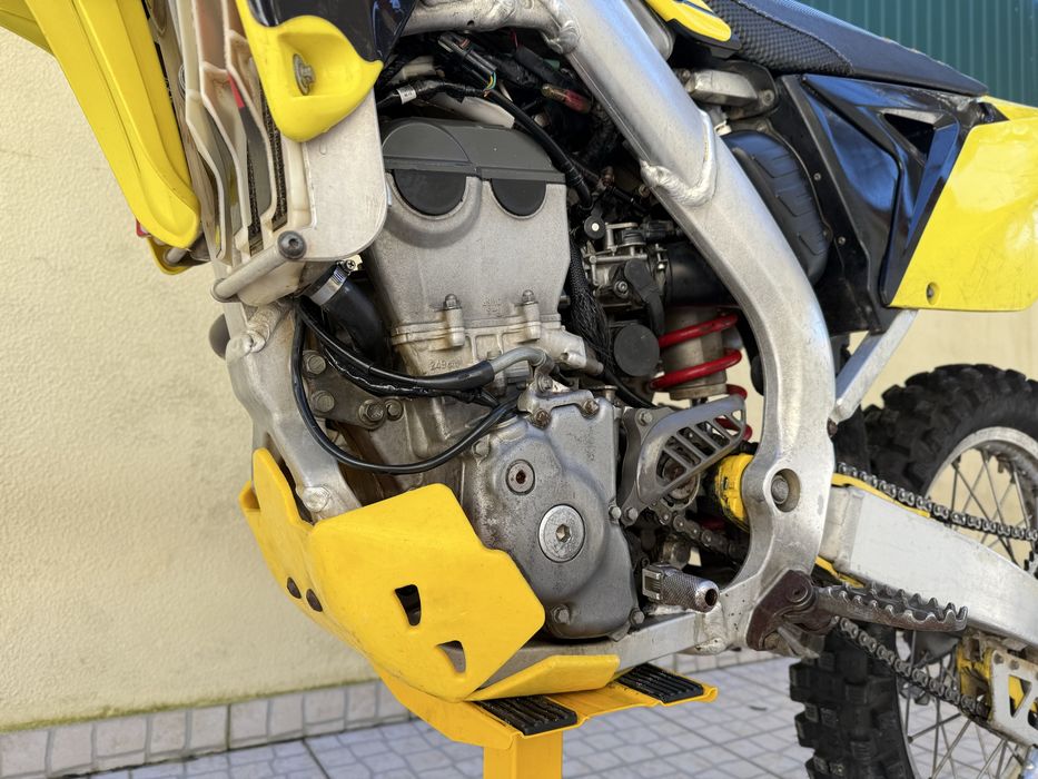 Suzuki RMZ 250 4T 2015