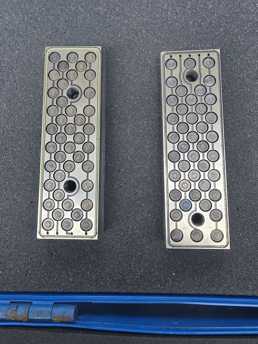 System mocowania LANG VARIO-TEC® – Szczęki z pinami do imadła CNC