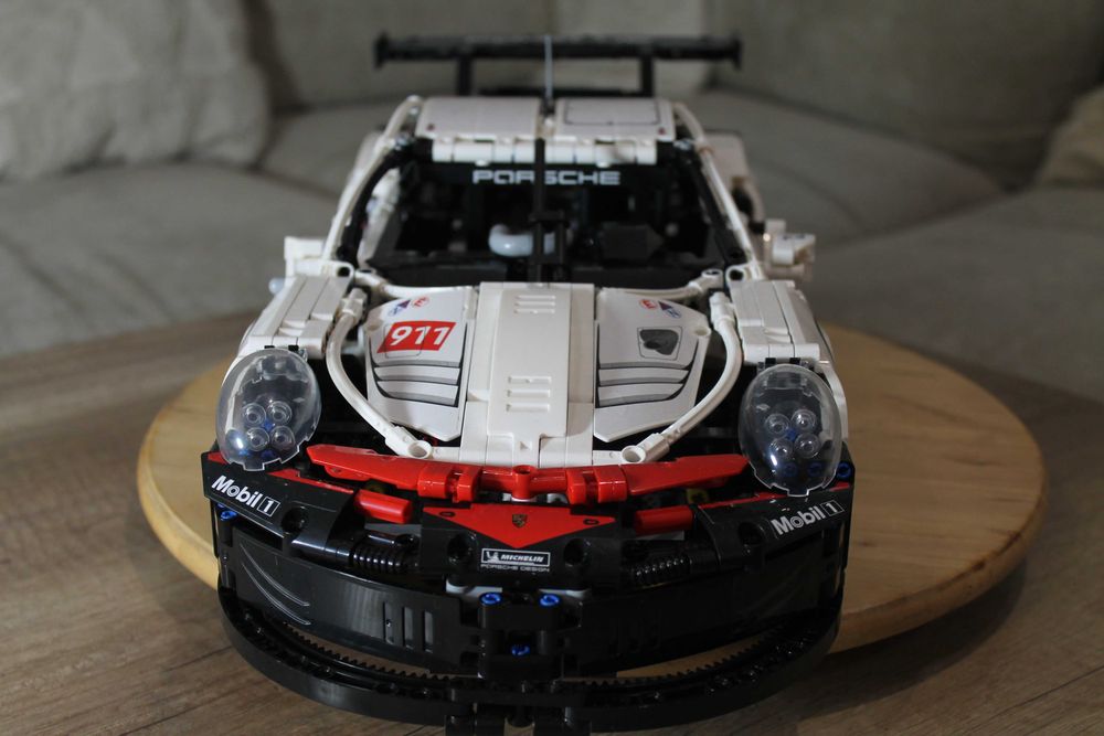 Samochód Sportowy PORSCHE 911 RSR klocki auto 1580 elementów (42096)