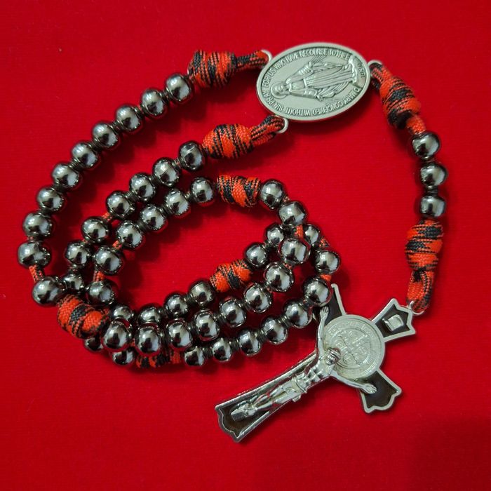 Różaniec WM. Paciorki jednolita masa akrylowa(nie ściera