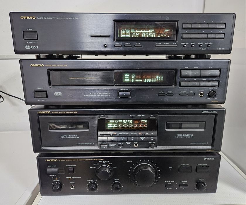 Комплект Onkyo: підсилювач+кас.дека+CD+тюнер+пульт