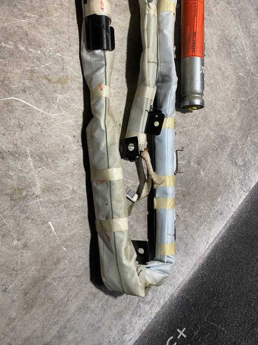 Бічна шторка безпеки Airbag права Mazda 3 BK 2003-2009