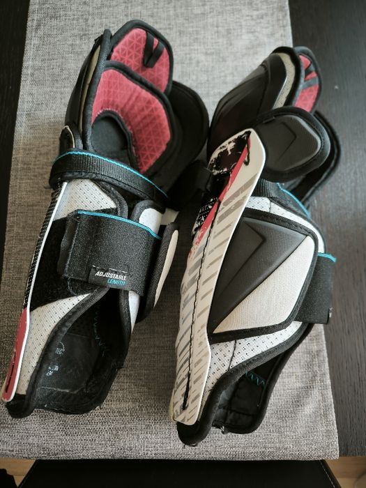 Ochraniacze kolan hokejowe CCM JetSpeed FT6 Junior roz. 13
