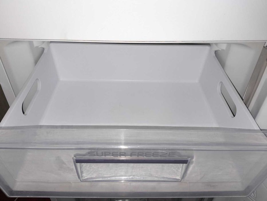 Холодильник бу Аристон