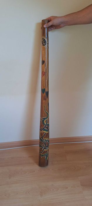 Didgeridoo em madeira 130cm – decorado à mão – ótimo estado