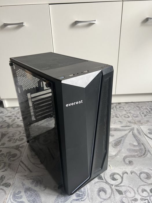 Продам корпус Everest + 3 кулера