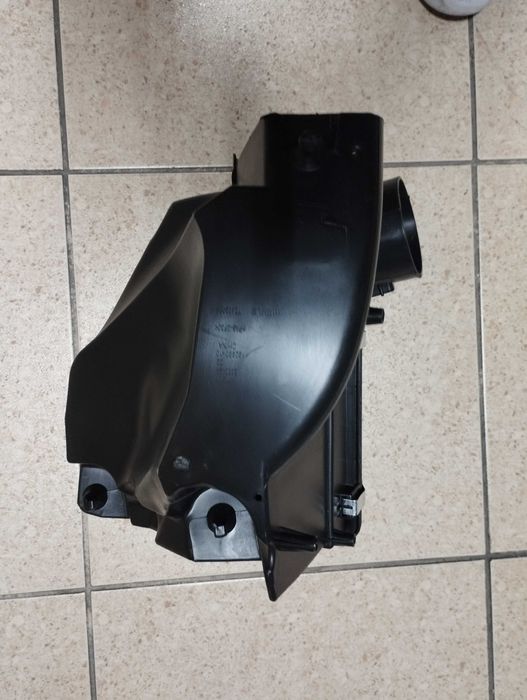 BMW 3 G20 Корпус повітряного фільтра 13718580424 19-24 2.0T