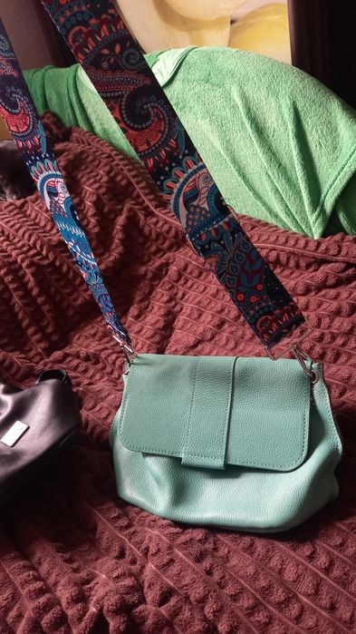 Шкіряна сумка через плече з текстильним ремінцем