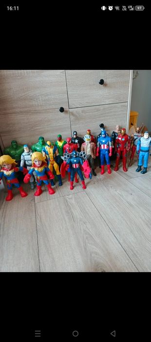 Figurki postaci z Marvela  cena za sztukę