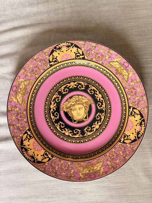 Rosenthal x Versace Medusa Pink – Exclusively Made for Donatella Versace | Kolekcjonerski Talerz