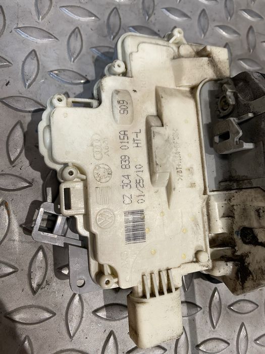 Fecho fechadura tras esquerda passat B6