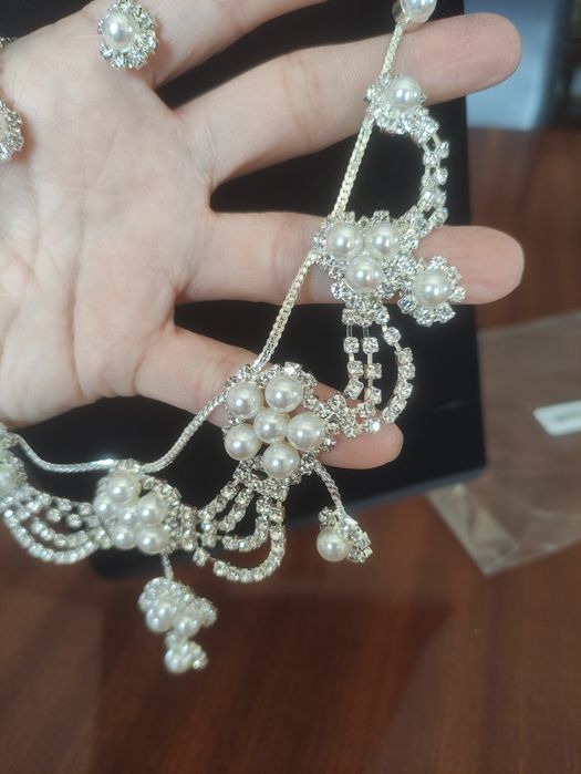 Conjunto Pérolas Brilhantes Prateado Colar Brincos