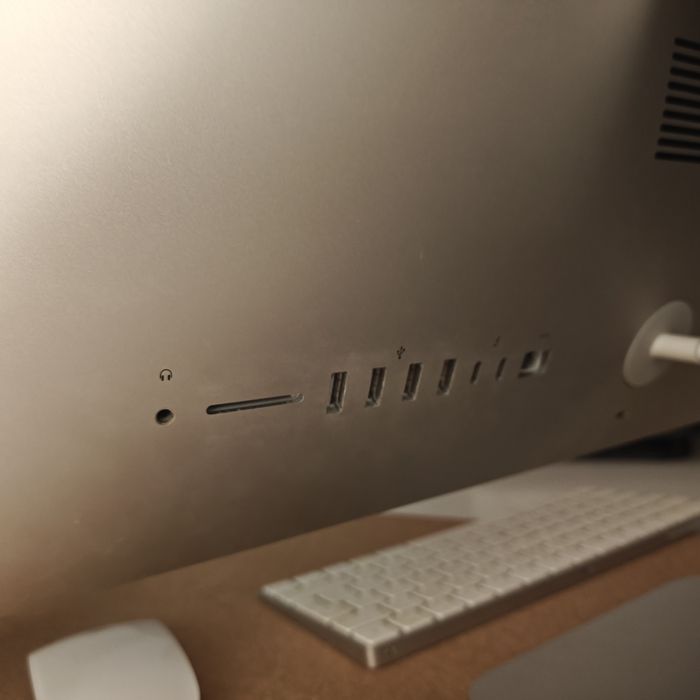 iMac 21.5" Retina 4K (2019)