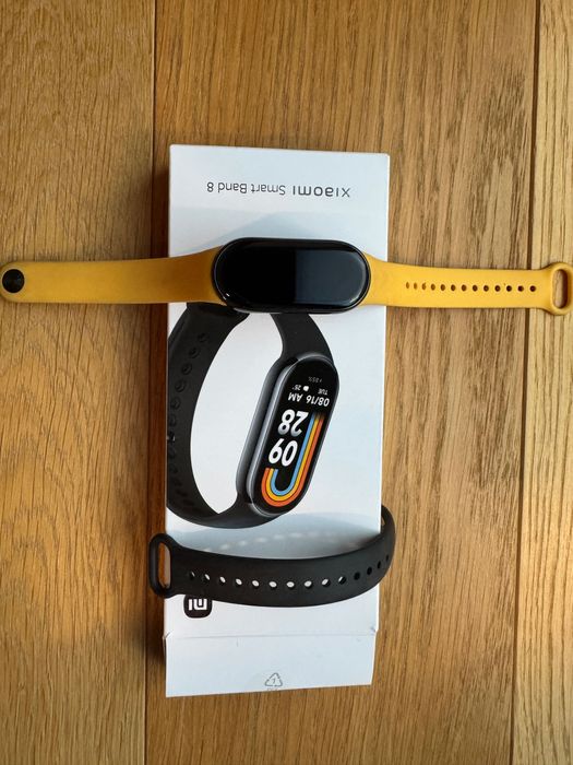 Opaska Smartband me band 8 Xiaomi, zegarek wielofunkcyjny - na prezent