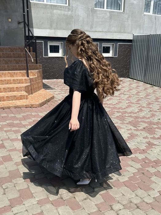 Випускна сукня чорна