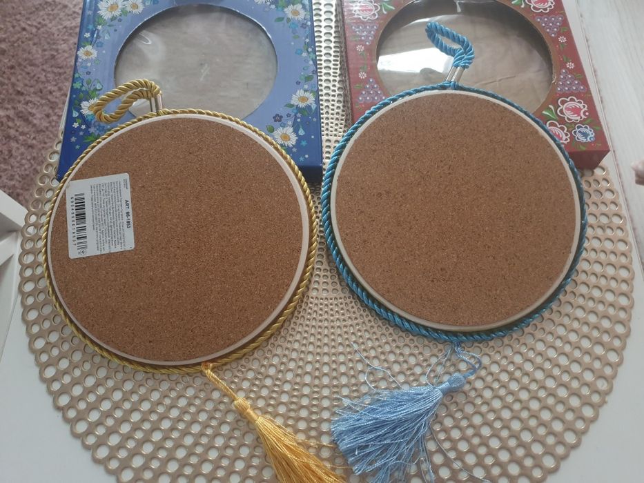 Подствки под горячее , в коробочках 16 см