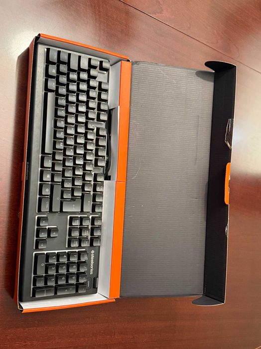 Teclado Gaming Steelseries APEX 3 – Resistente à Água + RGB