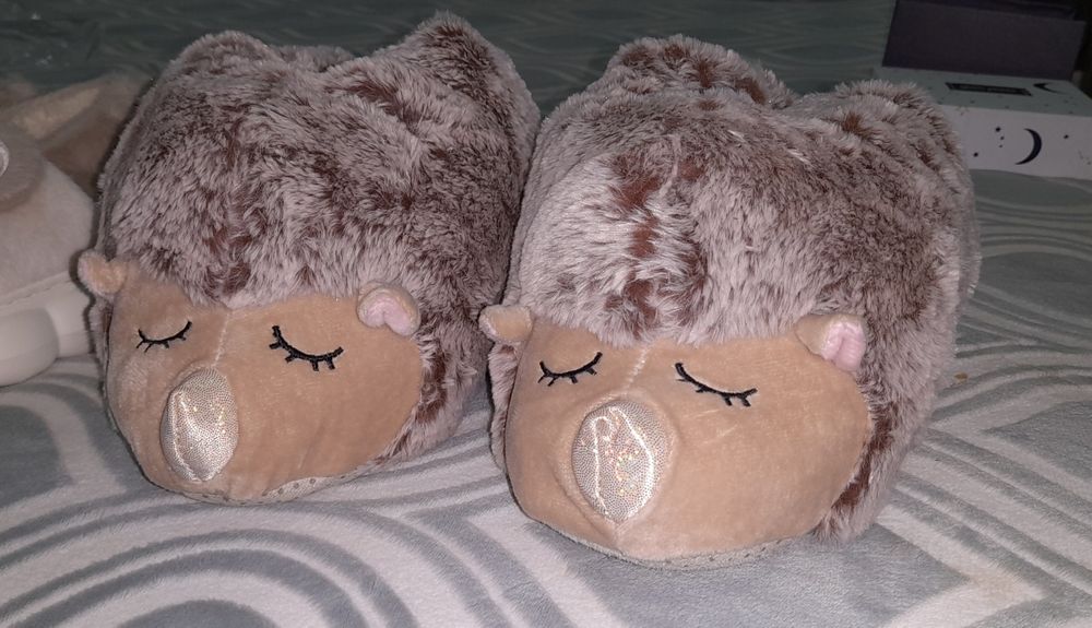 Pantufas e chinelos NOVOS