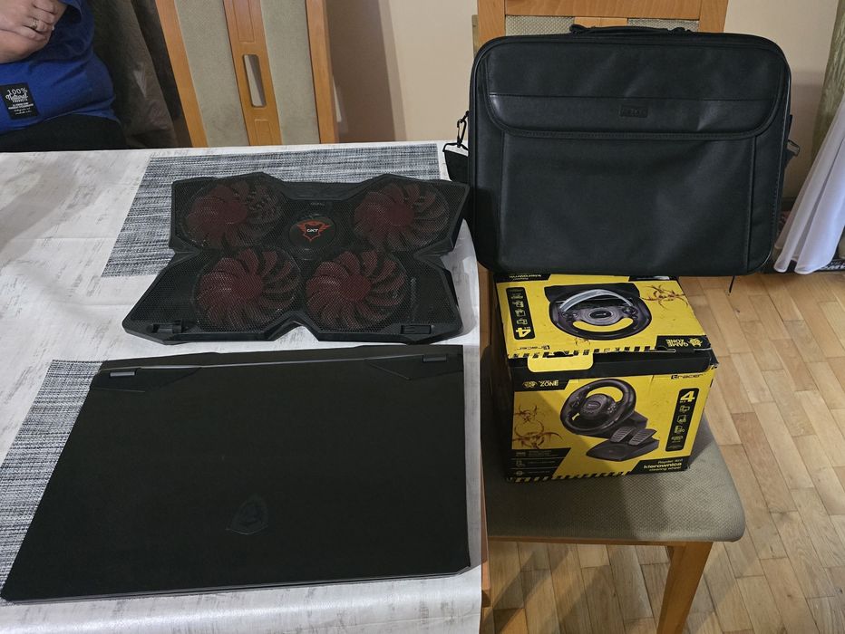 Sprzedam Laptop MSI GP76 Leopard  z zestawem