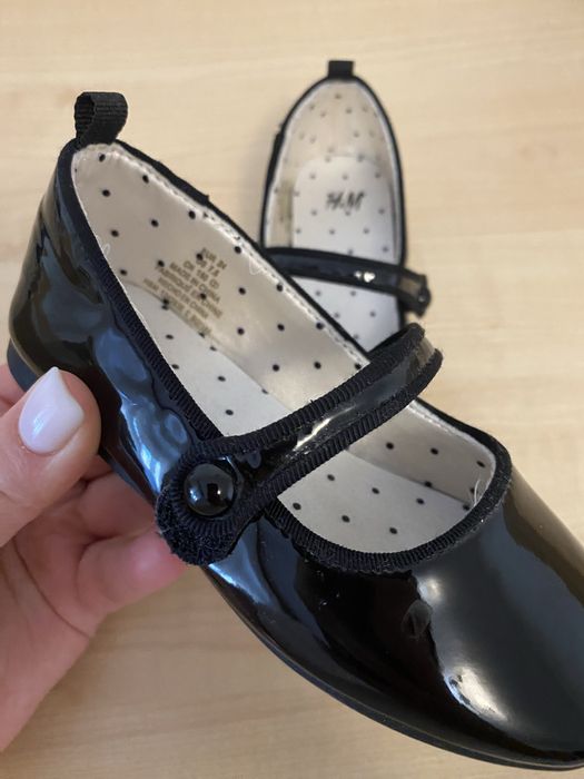 Туфлі для дівчинки H&M в 24 розмірі , ідеальний стан