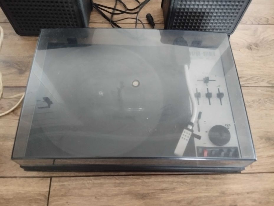 Gramofon adapter Artur z kolumnami