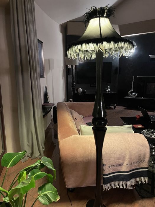 Designerska nowoczesna czarna lampa glamour