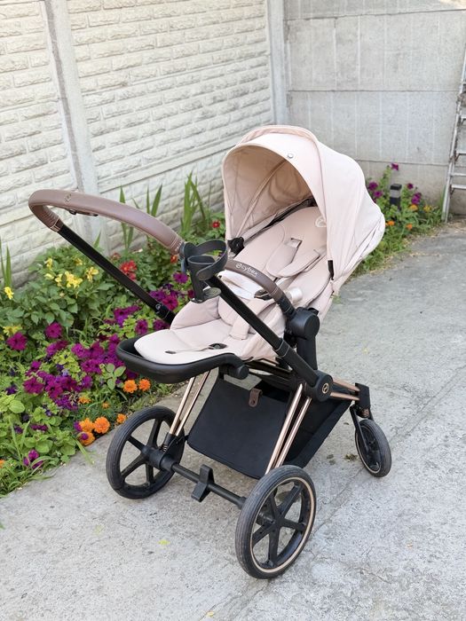 Продам коляску Cybex Priam 4.0 Rose Gold в отличном состоянии.
