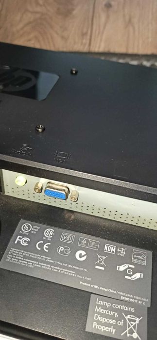 Monitor HP W2216v stan bardzo dobry