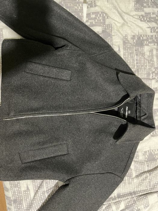 Бомбер куртка pull&bear