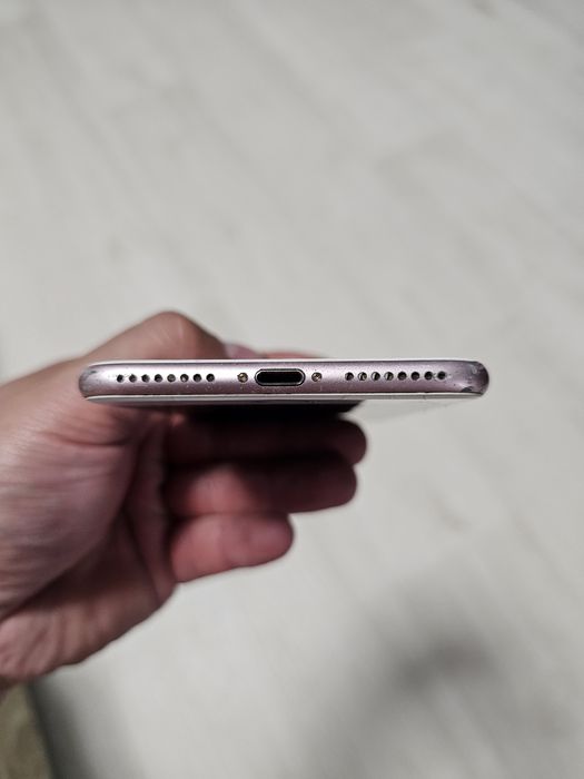 Продам Iphone 7 plus A1661