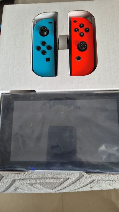 Nintendo  Switch