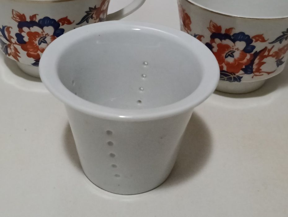 Duas belas chávenas de porcelana inglesa