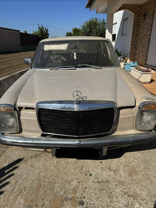 Mercedes w115 de 1978