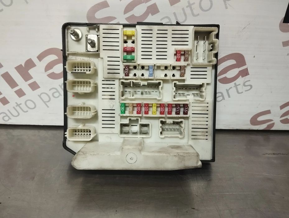 CAIXA DE FUSIVEIS USM RENAULT KANGOO II REF. 8201044237B 519220305