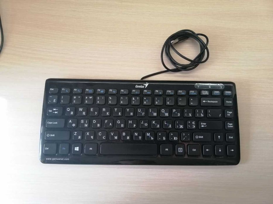 Дротова клавіатура Genius LuxeMate i200